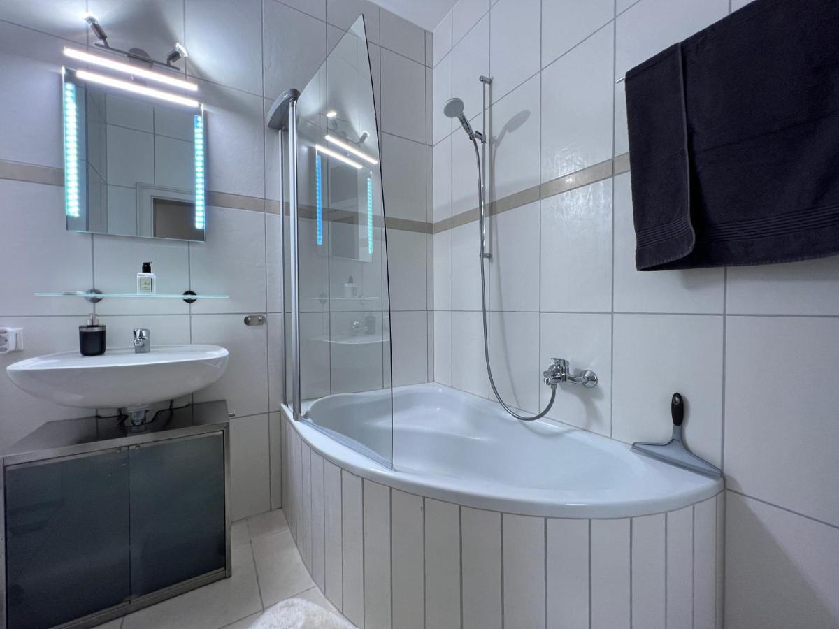 Vienna Design Apartment By Rabe - Kostenfreier Parkplatz & Netflix & Coffee-Bar - Nahe Schloss Schoenbrunn Dış mekan fotoğraf