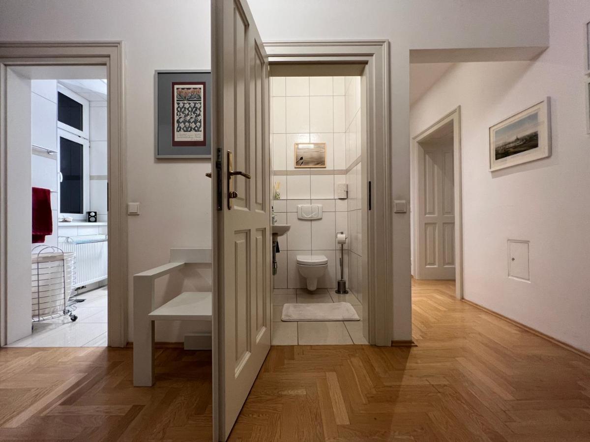 Vienna Design Apartment By Rabe - Kostenfreier Parkplatz & Netflix & Coffee-Bar - Nahe Schloss Schoenbrunn Dış mekan fotoğraf